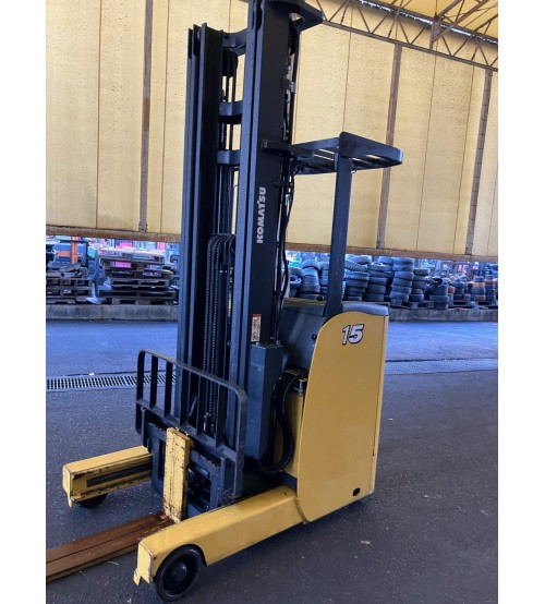 Xe nâng điện đứng lái Komatsu 1.5 tấn 6m5 dịch giá, FB15RL-15, xe nâng Nhật bãi đã qua sử dụng, đời cao 2020, mới chạy 1916 giờ.